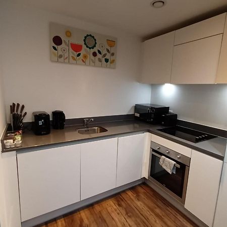 Kcs Broad Street Apartment เบอร์มิงแฮม ภายนอก รูปภาพ