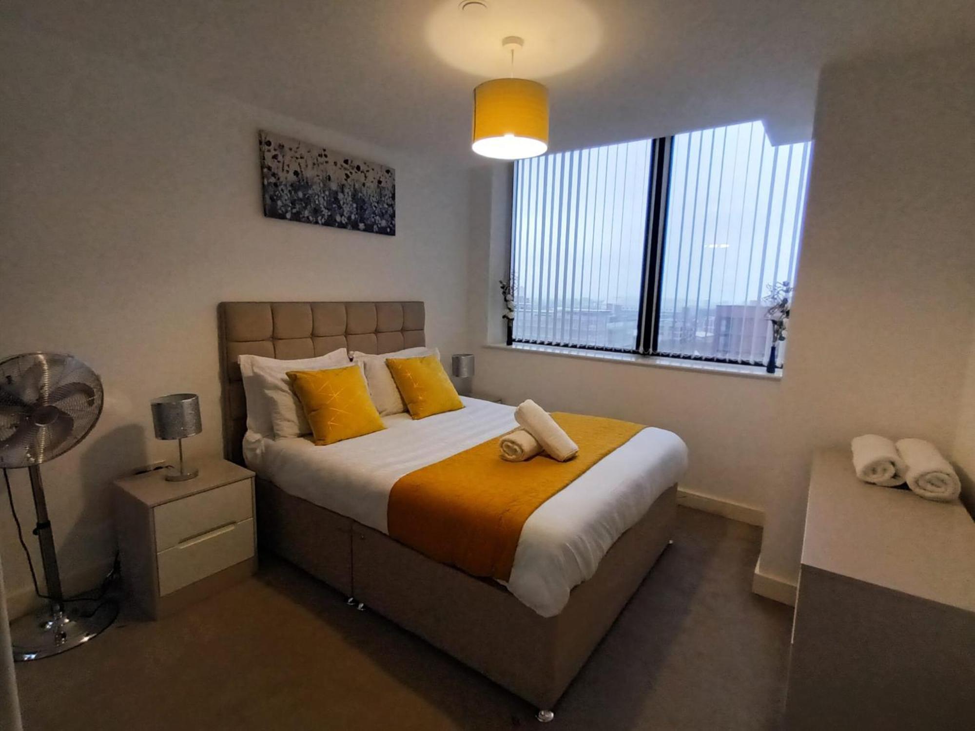 Kcs Broad Street Apartment เบอร์มิงแฮม ภายนอก รูปภาพ