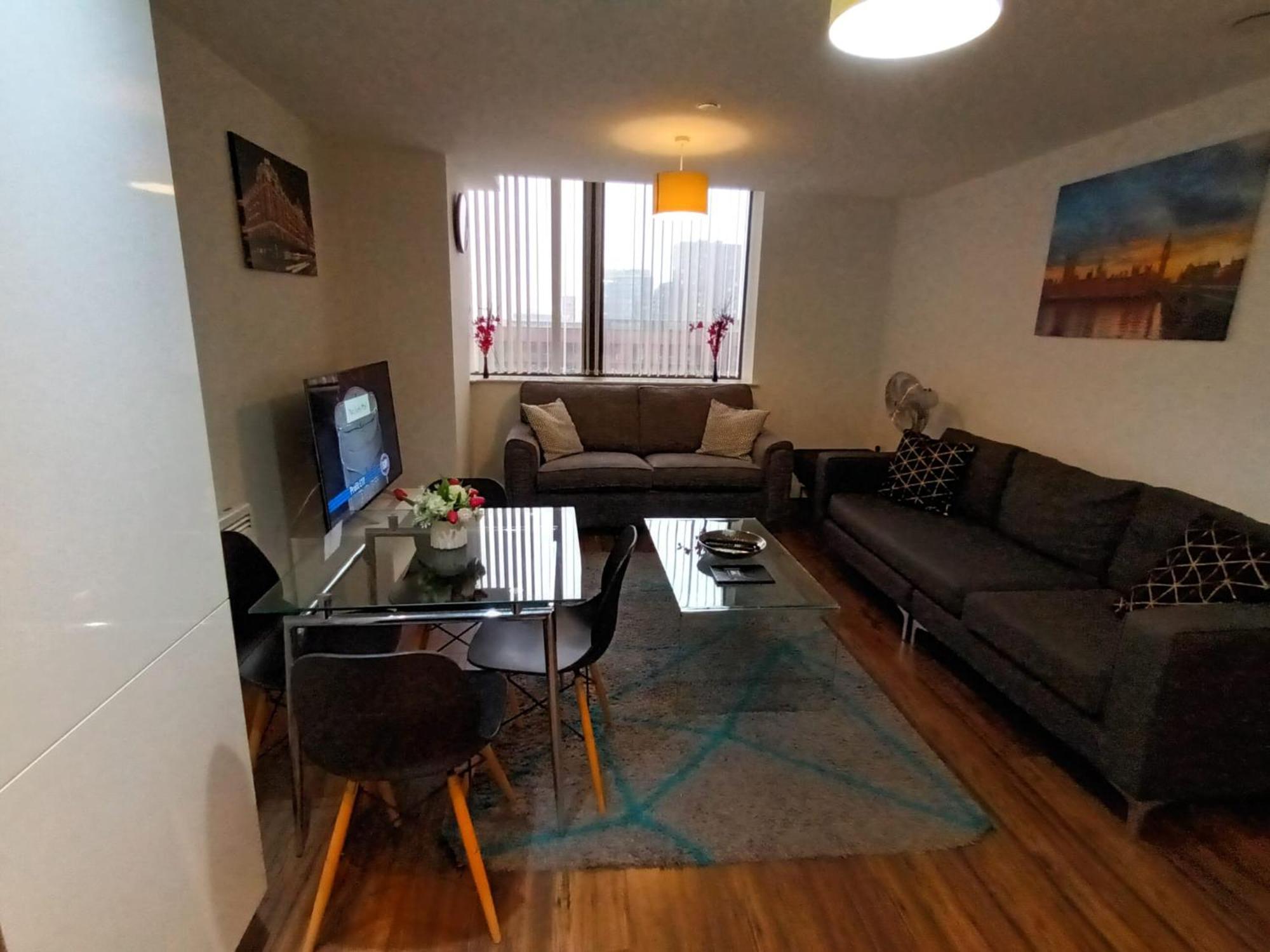 Kcs Broad Street Apartment เบอร์มิงแฮม ภายนอก รูปภาพ