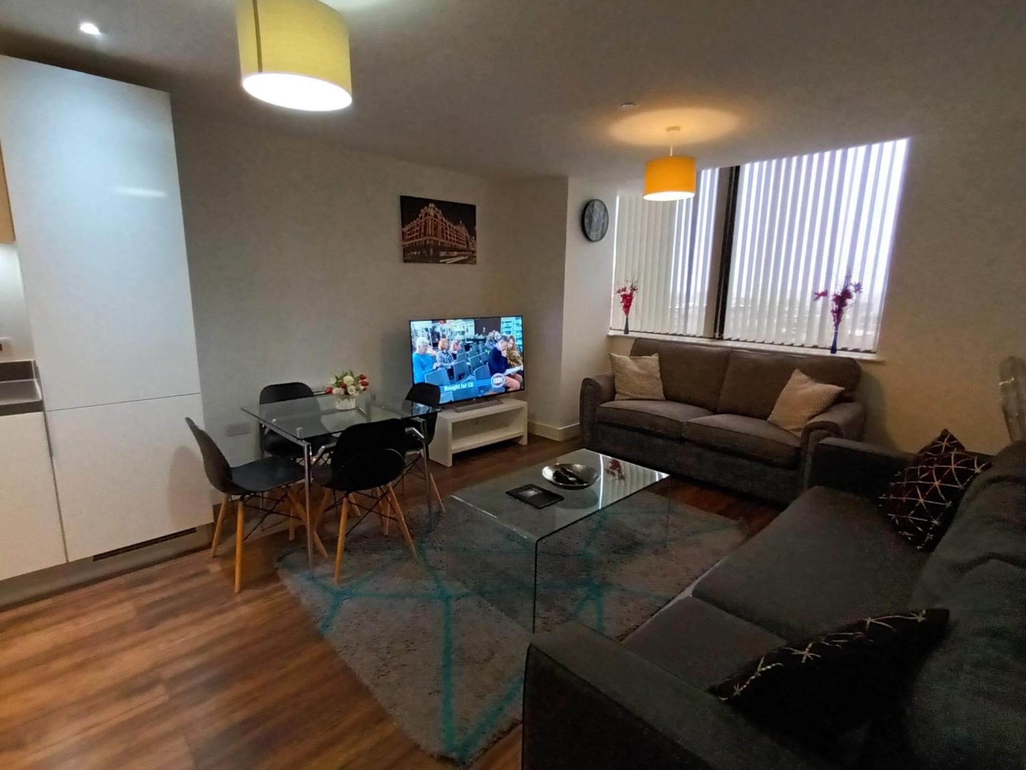 Kcs Broad Street Apartment เบอร์มิงแฮม ภายนอก รูปภาพ