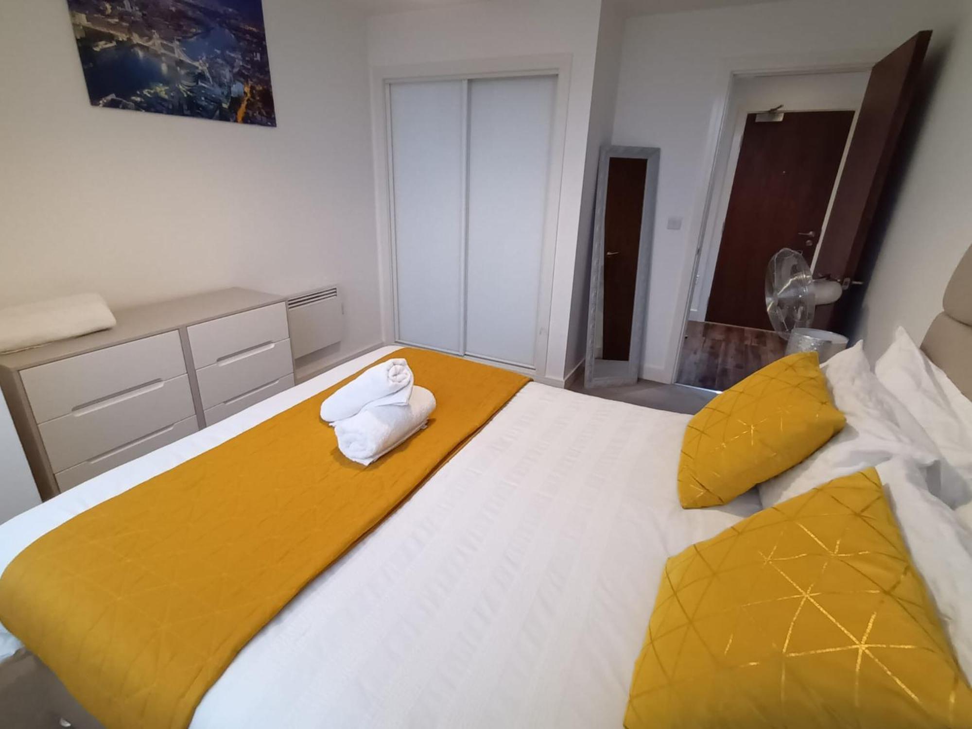 Kcs Broad Street Apartment เบอร์มิงแฮม ภายนอก รูปภาพ